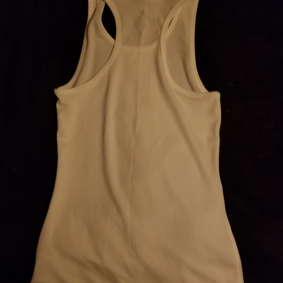 Nike Drifit tank top - Picture 2 of 2